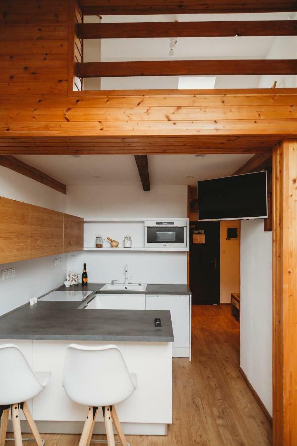 Center City Charming Loft Apartment 科希策 外观 照片